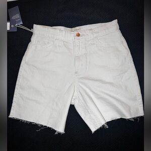 Universal thread Bermuda shorts